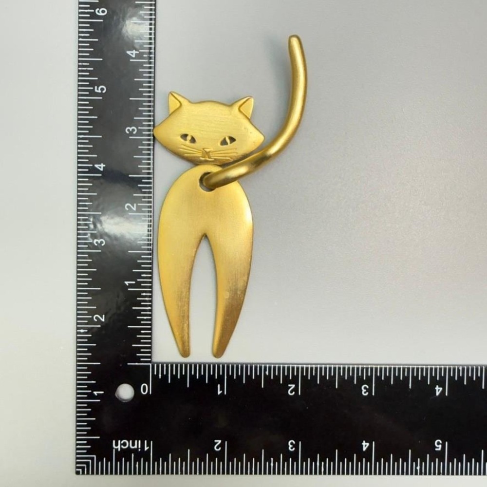 Vintage JJ Jonette Gold Tone Articulated  Cat‎ Brooch Large Fun Casual Statement